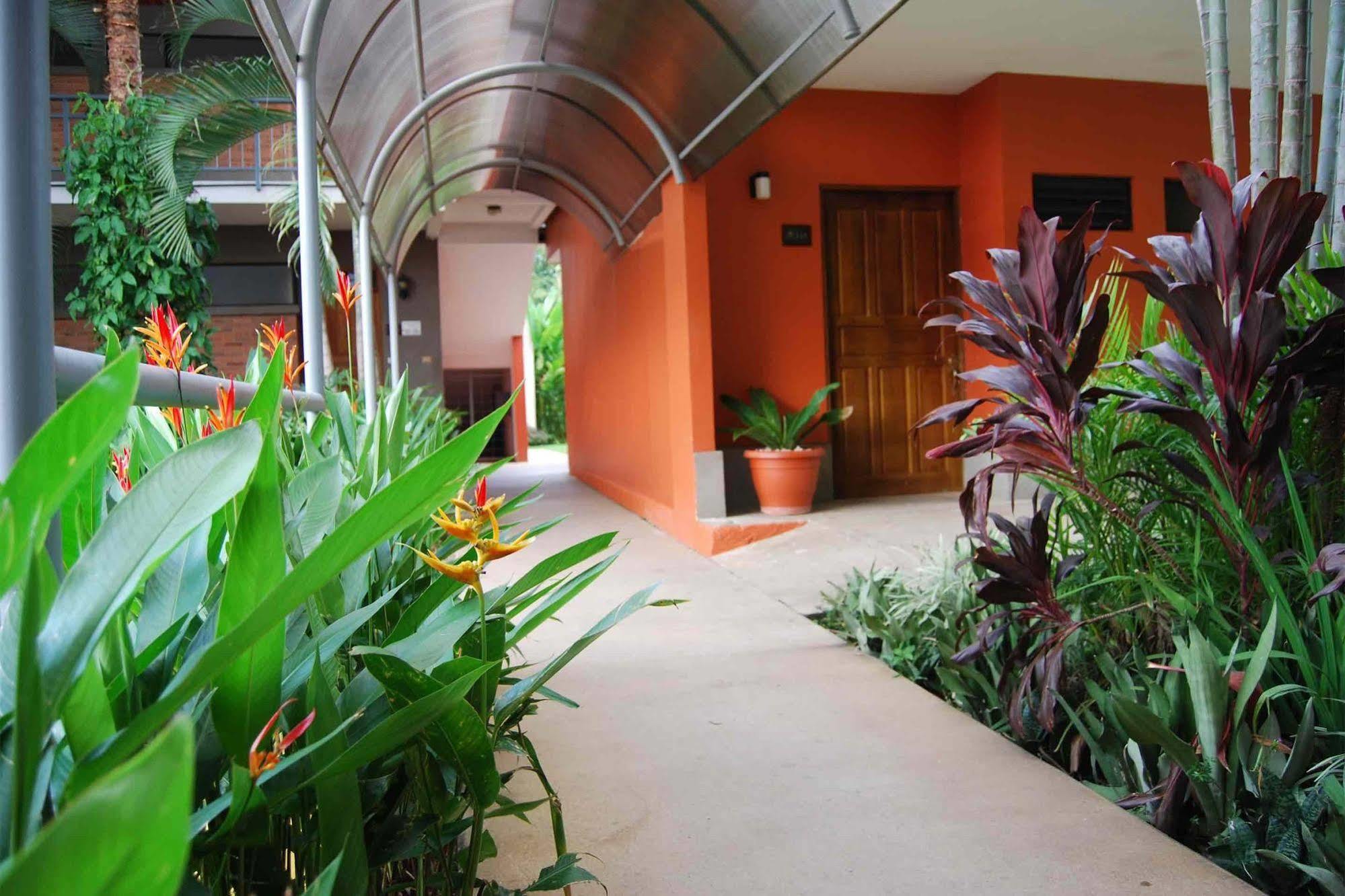 Hotel Cana Brava Inn Cañas Exterior foto